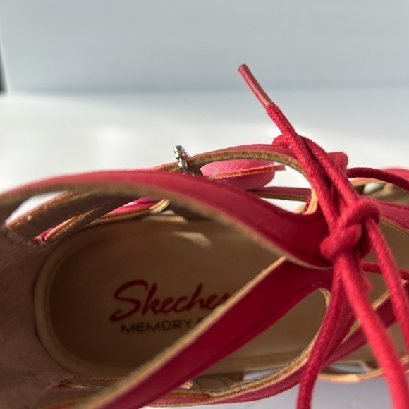 Skechers-Terrace Lace-up Detail Wedge Red Sandals - Picture 6 of 6